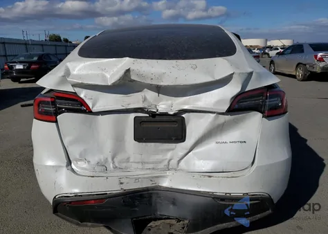 2020 Tesla Model Y from USA, damaged, VIN 5YJYGDEE3LF038807